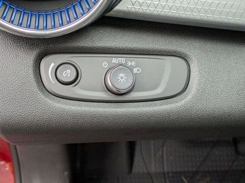 New 2026 Chevrolet Trax LT w/ Driver Confidence Package image 13