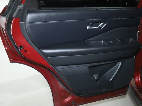 Used 2022 Nissan Pathfinder SL AWD/4WD image 13