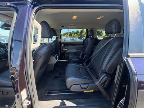 Used 2026 Kia Carnival FWD image 28