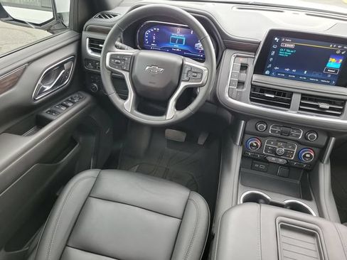 Used 2024 Chevrolet Tahoe Z71 w/ Luxury Package AWD/4WD image 27