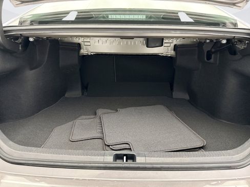 Used 2020 Toyota Camry LE image 18