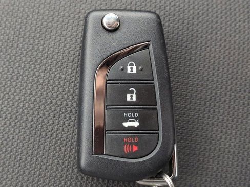 Used 2022 Toyota Corolla LE image 26