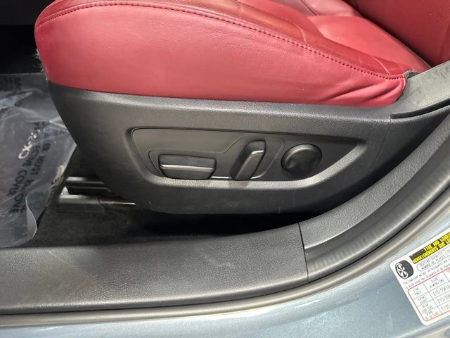 Used 2022 MAZDA CX-30 AWD 2.5 S w/ Preferred Package image 6