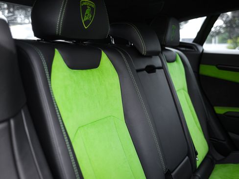 Used 2022 Lamborghini Urus AWD/4WD image 36