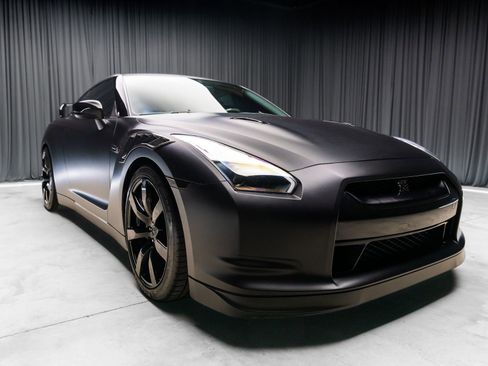 Used 2009 Nissan GT-R Premium AWD/4WD image 18