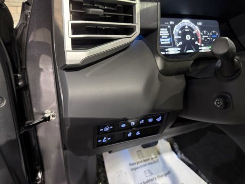 Used 2023 Toyota Sequoia Platinum image 15