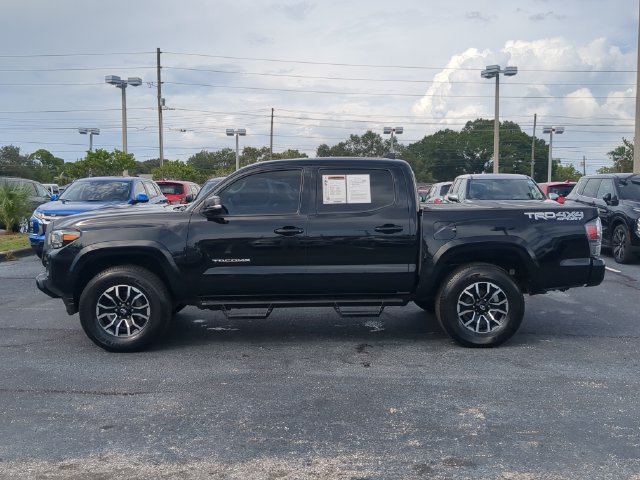 Used 2022 Toyota Tacoma TRD Sport w/ TRD Premium Sport Package AWD/4WD image 9