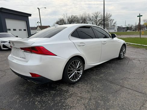 Used 2017 Lexus IS 300 AWD image 7