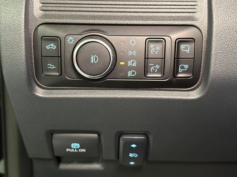 Used 2025 Ford F350 Platinum AWD/4WD image 37