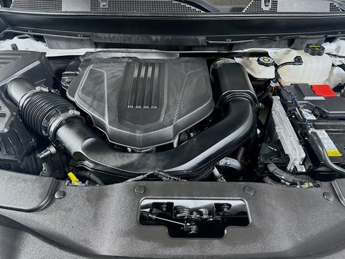 Used 2025 Chevrolet Traverse LT FWD image 35