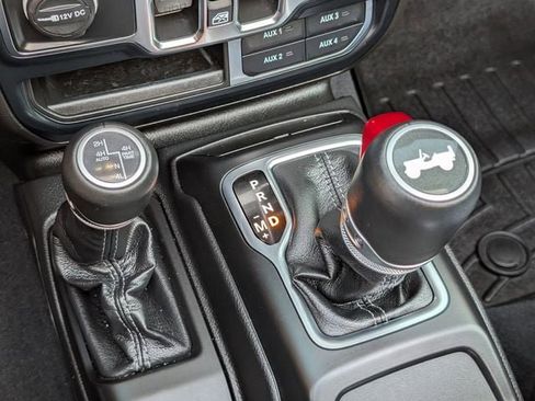 Used 2024 Jeep Wrangler High Altitude image 17