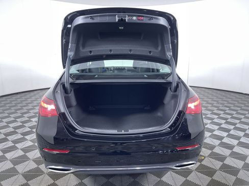 Used 2025 Mercedes-Benz C 300 4MATIC Sedan image 25