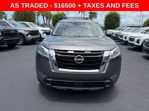 Used 2022 Nissan Pathfinder SV FWD image 2