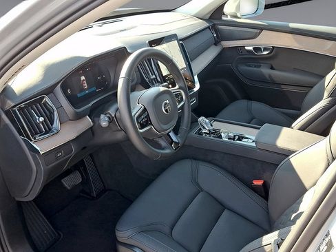 Certified 2026 Volvo XC90 B6 Plus AWD/4WD image 17