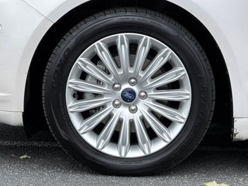 Used 2013 Ford Fusion SE FWD image 25