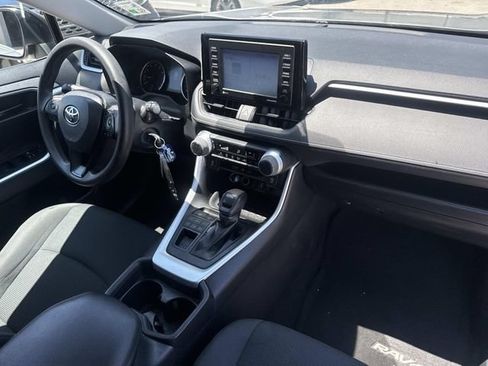 Used 2021 Toyota RAV4 LE AWD/4WD image 12