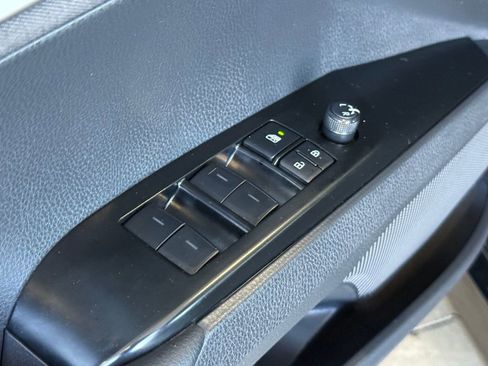 Used 2025 Toyota Camry LE image 18