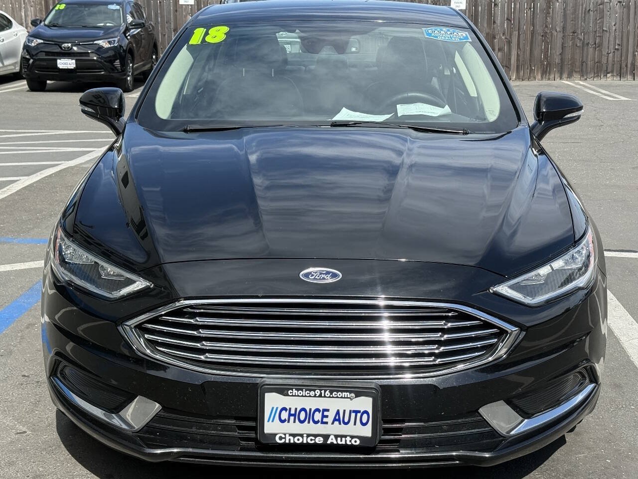 Used 2018 Ford Fusion SE w/ Equipment Group 602A FWD image 2