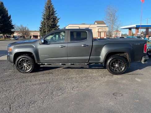 Used 2017 GMC Canyon SLT image 2
