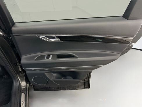 Used 2025 Genesis GV80 2.5T Standard AWD/4WD image 31