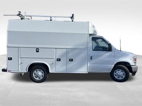 New 2026 Ford E-350 and Econoline 350 Super Duty w/ Power Equipment Group RWD image 8