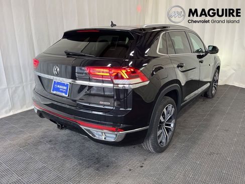 Used 2022 Volkswagen Atlas Cross Sport SEL Premium R-Line AWD/4WD image 29