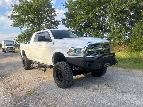 Used 2015 RAM 2500 Laramie AWD/4WD image 1