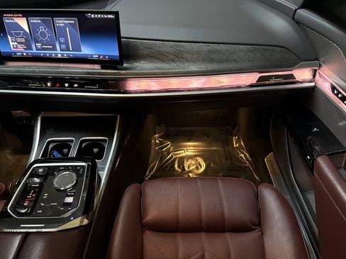 Used 2023 BMW 740i RWD image 18
