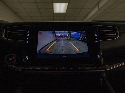 Used 2024 Jeep Wagoneer 4WD w/ Premium Group I image 17