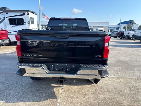 Used 2021 Chevrolet Silverado 2500 LTZ w/ LTZ Convenience Package AWD/4WD image 6