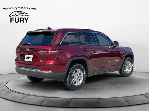 Used 2025 Jeep Grand Cherokee Laredo w/ Luxury Tech Group I AWD/4WD image 3