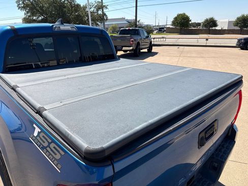 Used 2016 Toyota Tacoma SR5 w/ Towing Package RWD image 10
