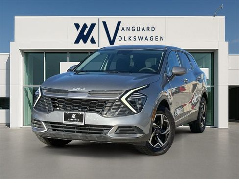 Used 2024 Kia Sportage LX image 1