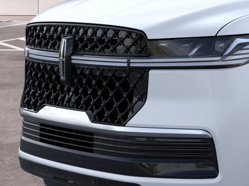 New 2026 Lincoln Navigator Reserve w/ Jet Appearance Package AWD/4WD image 17
