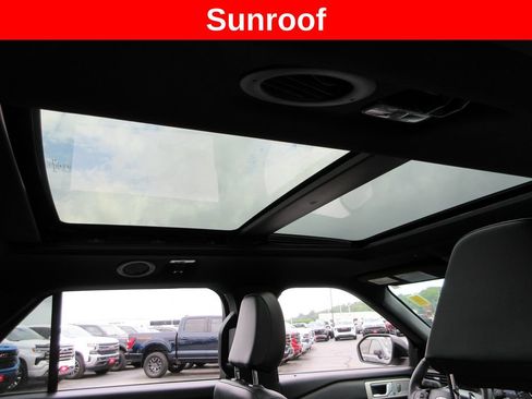 Used 2023 Ford Explorer ST-Line w/ Class IV Trailer Tow Package AWD/4WD image 17