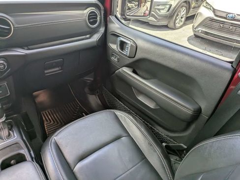 Used 2021 Jeep Wrangler Unlimited Sahara AWD/4WD image 18