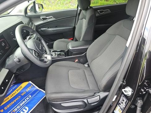 Used 2023 Kia Sportage LX AWD/4WD image 23