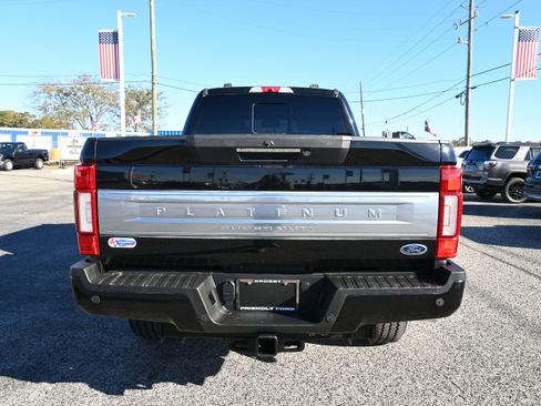 Used 2022 Ford F250 Platinum w/ Tremor Off-Road Package image 3