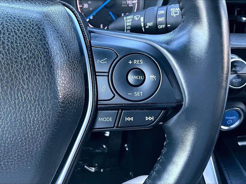 Used 2021 Toyota Venza XLE w/ Softex Package image 18