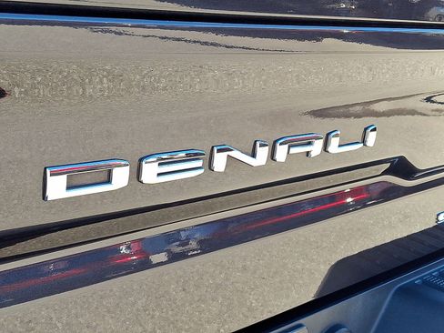 Used 2023 GMC Sierra 1500 Denali w/ Denali Reserve Package AWD/4WD image 24