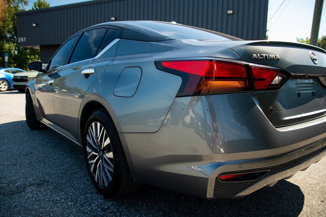 Used 2023 Nissan Altima 2.5 SV FWD image 12