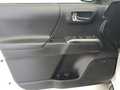 Used 2019 Toyota Tacoma Limited RWD image 18