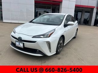 Used 2022 Toyota Prius Limited FWD video 2