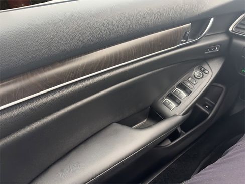 Used 2022 Honda Accord EX-L image 17