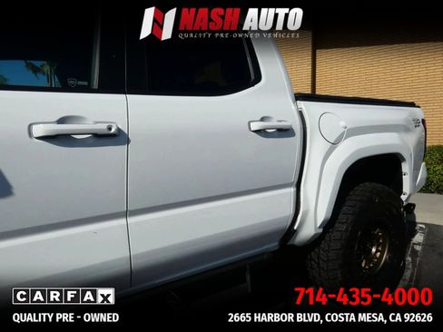 Used 2025 Toyota Tacoma TRD Sport AWD/4WD image 13
