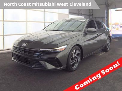 Used 2025 Hyundai Elantra SEL w/ Cargo Package