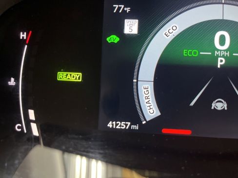 Used 2025 Toyota Camry LE FWD image 11