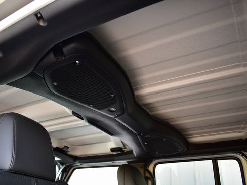 New 2025 Jeep Wrangler Sahara image 24