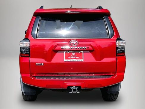 Used 2022 Toyota 4Runner SR5 image 6