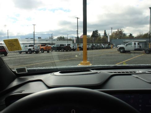 Certified 2025 Buick Enclave Sport Touring w/ Power Package image 31